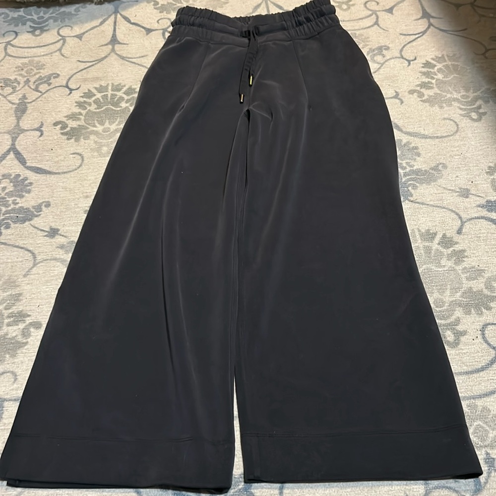 Lululemon softstreme cropped pants with slit